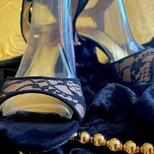 Hale Bob Black & Nude Lace Heels Womens Size 7. Velvet Bow Straps Rhinestones
